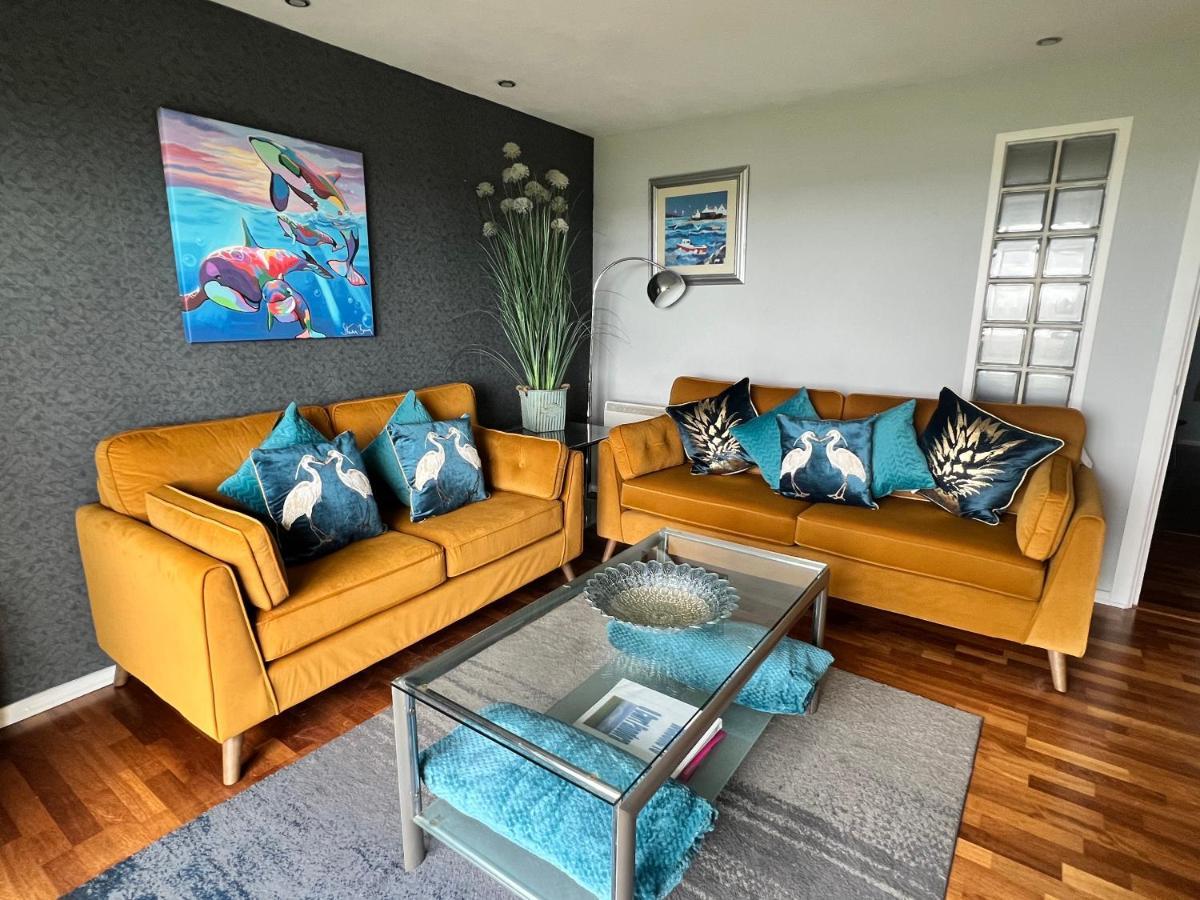 Cockledora, A Luxury Ground Floor Beachfront Apartment Llanelli Exterior foto