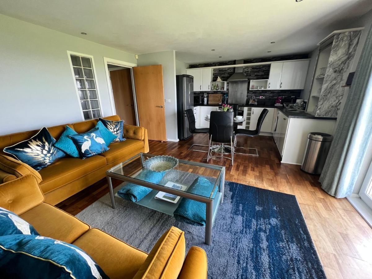 Cockledora, A Luxury Ground Floor Beachfront Apartment Llanelli Exterior foto